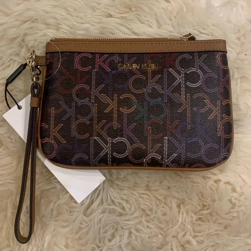 𝅺Calvin Klein Wristlet NWT
